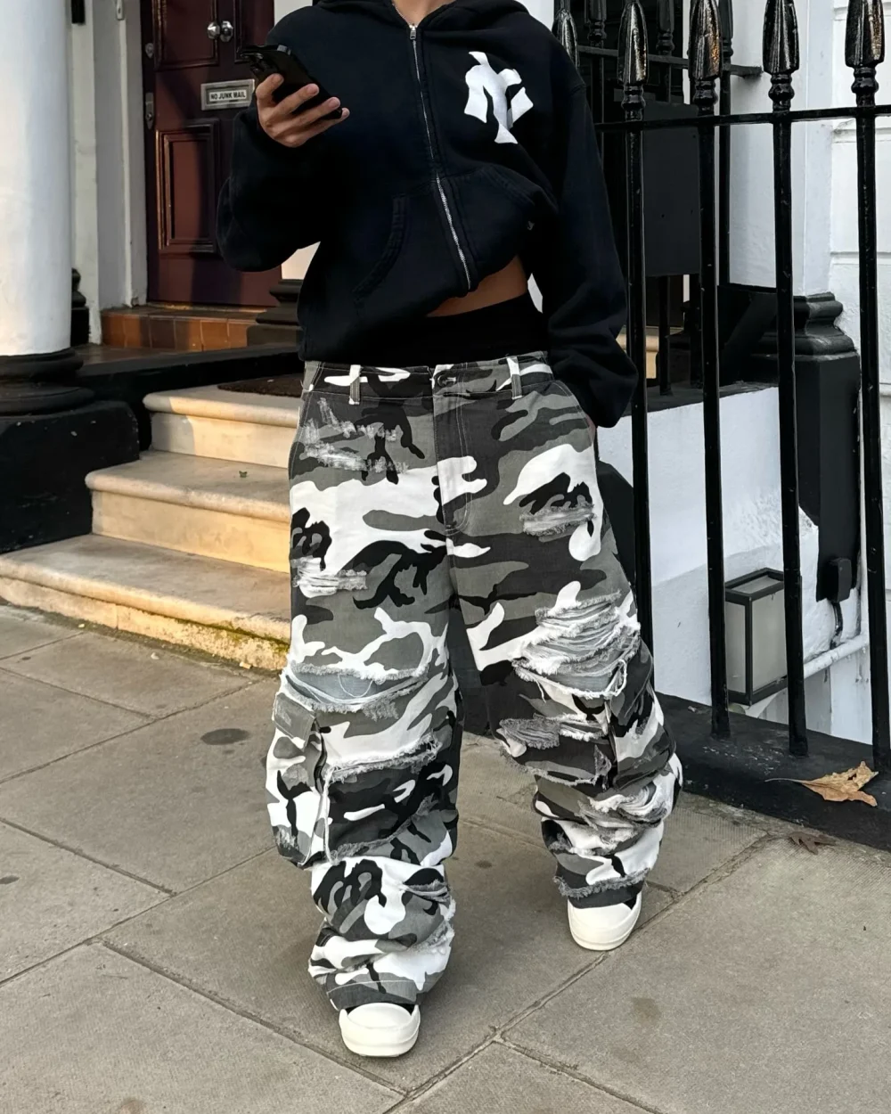 Distressed Ripped Outdoor Tactical Hunting  Working Camo Stacked Carpenter Men Camouflage Cavana Cargo Pants - Image 3