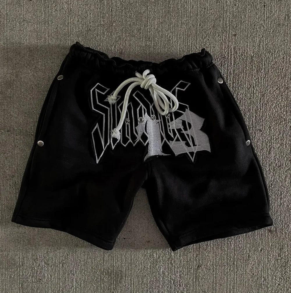 Men Streetwear Skinny Rivet Slim Fit Shorts With Tackle Twill Embroidery Sport Casual Applique Patches Shorts
