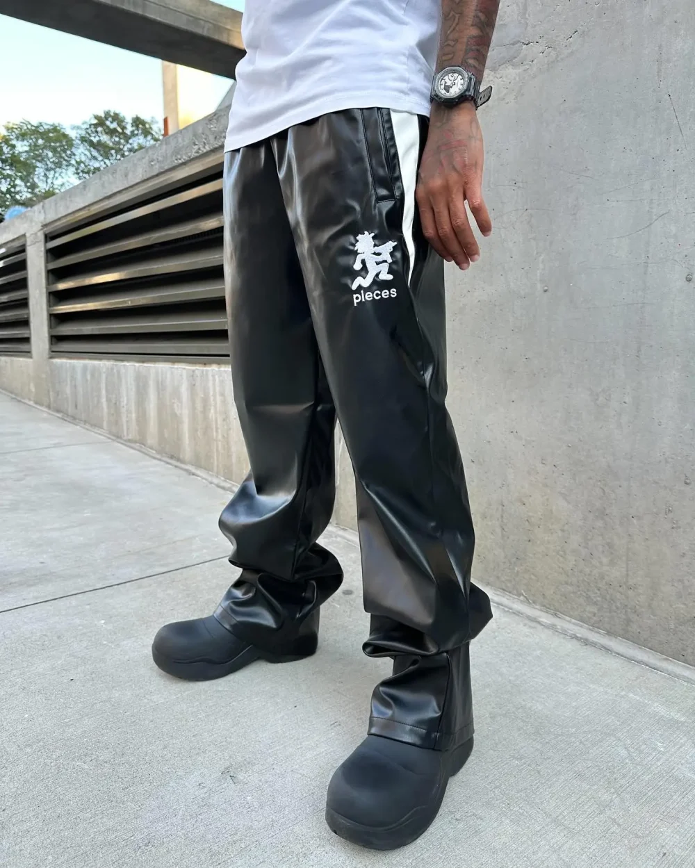 Classic Streetwear Style Elastic Waist Unisex Pants  Men Wide Leg Baggy  Leather Hip Hop Trendy Pants - Image 4