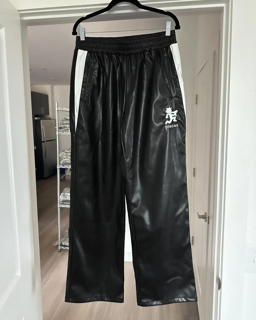 Classic Streetwear Style Elastic Waist Unisex Pants  Men Wide Leg Baggy  Leather Hip Hop Trendy Pants - Image 2