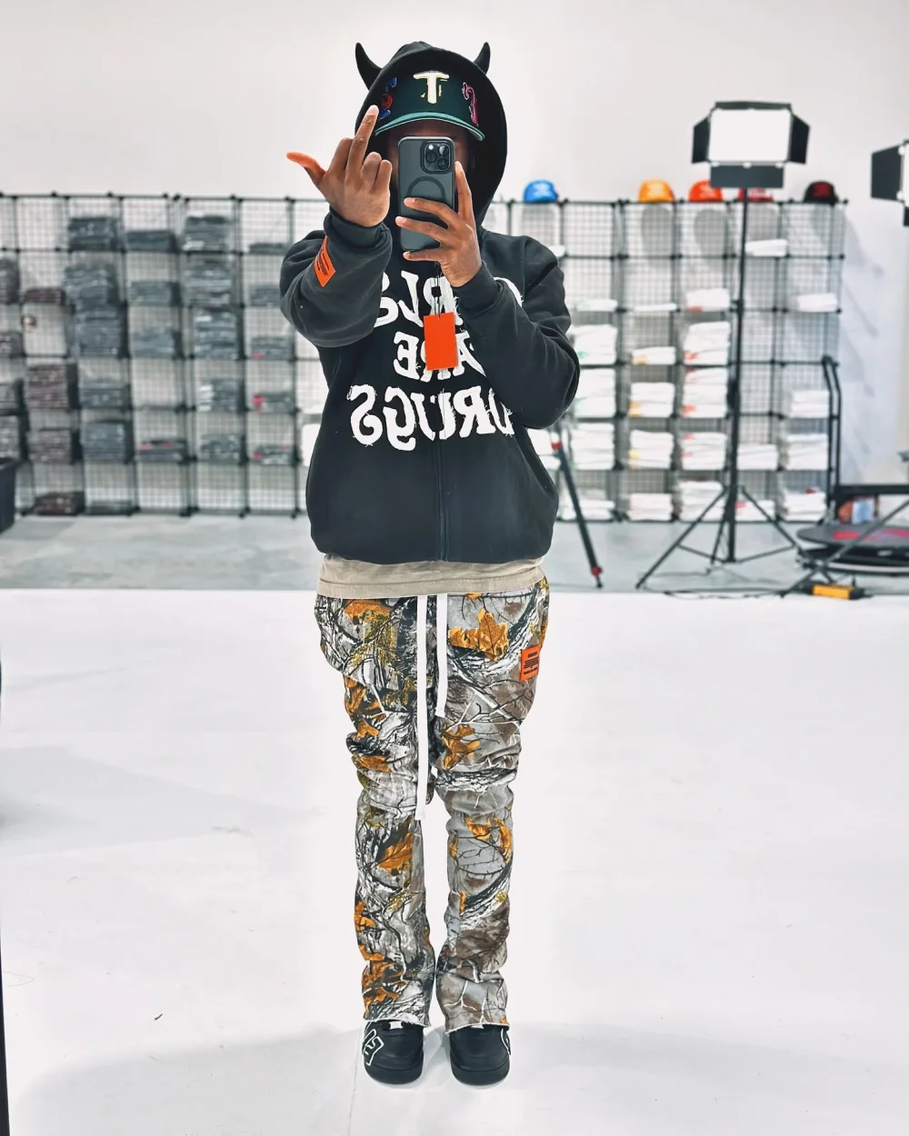 Dongguan Cotton High Quality Heavyweight Embroidery Men screen print  Hoodies Oversized Men Full Face Zip up Hoodies - Image 4